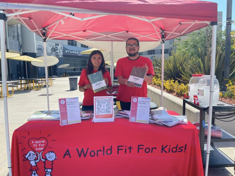 Santee Coaches - A World Fit For Kids!